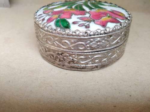Vintage! - * Butterfly Flower * Design - Cloisonne Filigree Art Trinket / Pill Box
