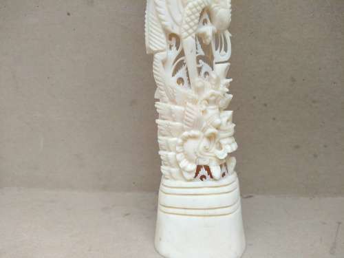 Vintage!  Indonesian -  Ornate Slim Hand Crafted Bone Carving Totem Deity Statue