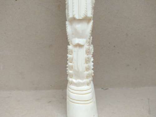 Vintage!  Indonesian -  Ornate Slim Hand Crafted Bone Carving Totem Deity Statue