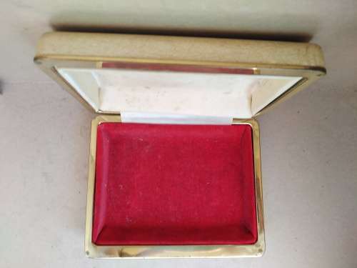 Vintage! Cream Leather Jewelry Display / Vanity Case Box With Gold Frame