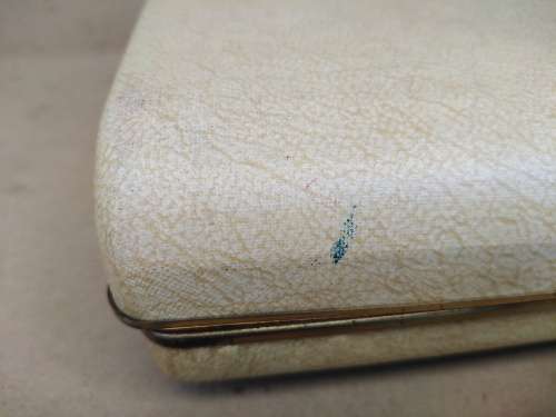 Vintage! Cream Leather Jewelry Display / Vanity Case Box With Gold Frame