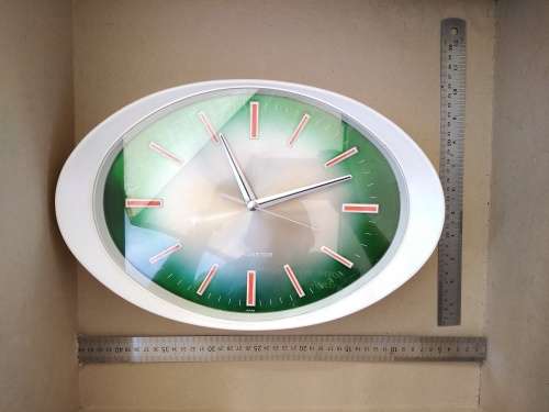 Vintage! Rhythm Transistor - White Oval Retro - Wall Clock