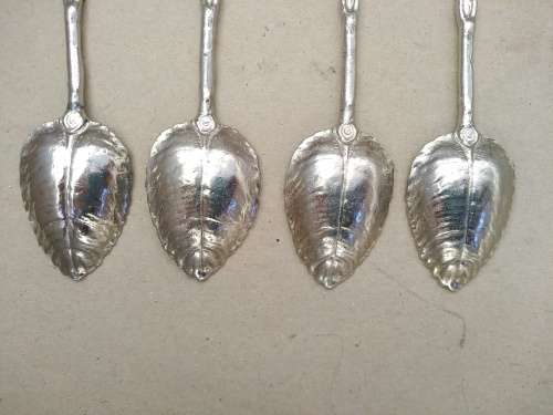 Vintage! Antique Silver Leaf Form With Map Of Africa Spoons