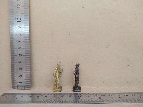 Vintage! Cowboys And Indians! - Small Die-Cast Metal Figures - Kinder Scame