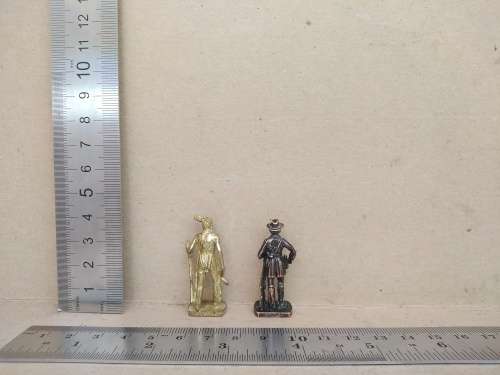 Vintage! Cowboys And Indians! - Small Die-Cast Metal Figures - Kinder Scame