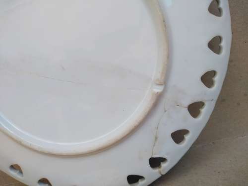 Vintage! Heart-Shaped Plate Heart Cutouts - Mother Mary And Baby Jesus (Repaired)