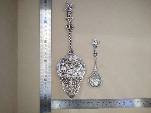 Vintage! - Dutch Set - Scenic Repousse - Silver Plated - Windmill - Sugar Spoon And Cake Lifter
