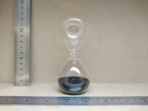 Stunning! African Pride - 5 Minute Black Sand Hourglass - 11.5cm