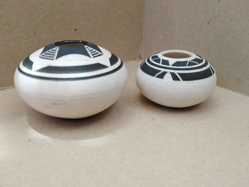 Vintage! Studio Art Pottery - White And Black Etched - Pair Of Small Vessels
