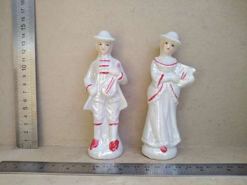 Vintage! Pair Of Victorian Figurines Hand Painted Musicians