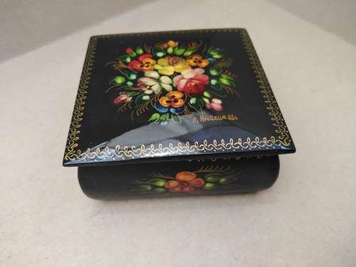 Vintage! Russian Fedoskino Black Lacquered Trinket Box