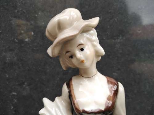 Vintage! Serpia Brown - Porcelain - Pair Of Colonial Figurines (Broken/Repaired)