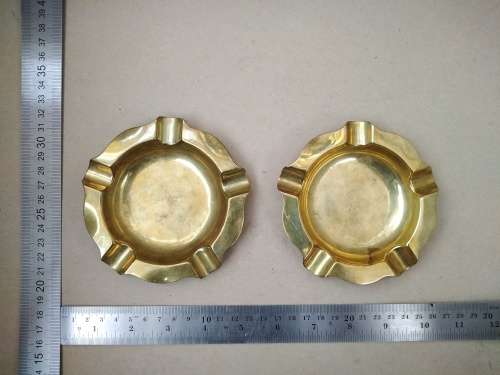 Vintage! Pair Of Brass Stackable Ashtrays With Scalloped Edges