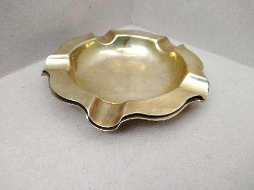 Vintage! Pair Of Brass Stackable Ashtrays With Scalloped Edges