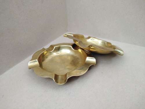 Vintage! Pair Of Brass Stackable Ashtrays With Scalloped Edges