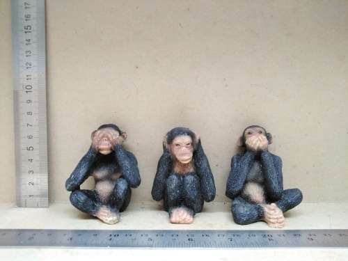 Vintage! Figurine Set Of The Three Wise Monkeys