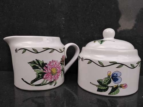 Vintage! Thailand - International China Company - Stoneware - Creamer And Sugar Bowl