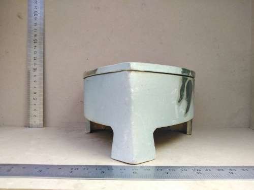 Vintage! EM - Studio Pottery - Hand Painted - Partially Glazed - Triangular Trinket/Jewelry Box