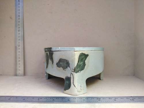 Vintage! EM - Studio Pottery - Hand Painted - Partially Glazed - Triangular Trinket/Jewelry Box