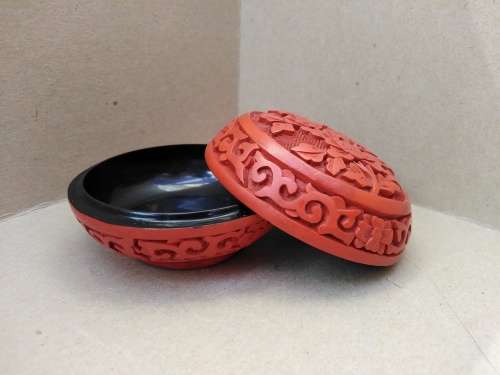 Vintage! Floral Carved Cinnabar And Black Lacquer Trinket Box