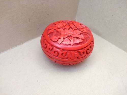 Vintage! Floral Carved Cinnabar And Black Lacquer Trinket Box