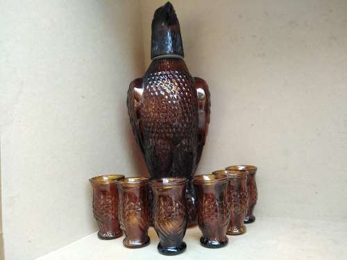 Vintage! Gold / Amber Eagle Decanter With 6 Glasses
