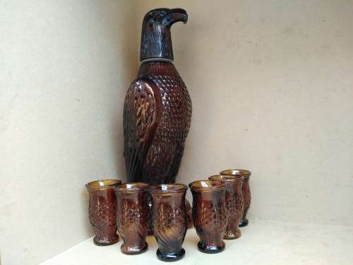Vintage! Gold / Amber Eagle Decanter With 6 Glasses