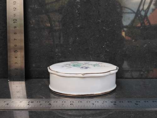 Vintage! Porcelain - Floral With Gold Gilded Edge - Trinket Box