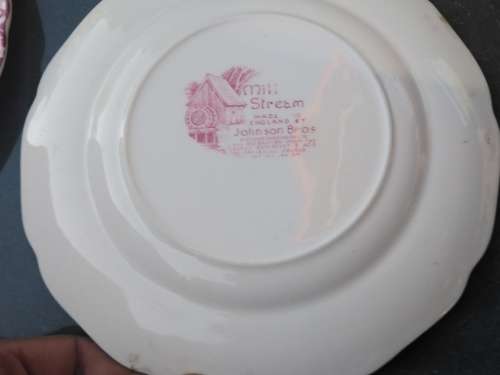 Vintage! England - Johnson Brothers - Mill Stream - Red / Pink - Set of 6 Plates