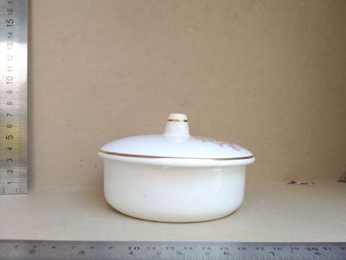 Vintage! A.G. Gillies - Bell Ware - South African Porcelain - Powder / Trinket Box