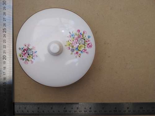 Vintage! A.G. Gillies - Bell Ware - South African Porcelain - Powder / Trinket Box