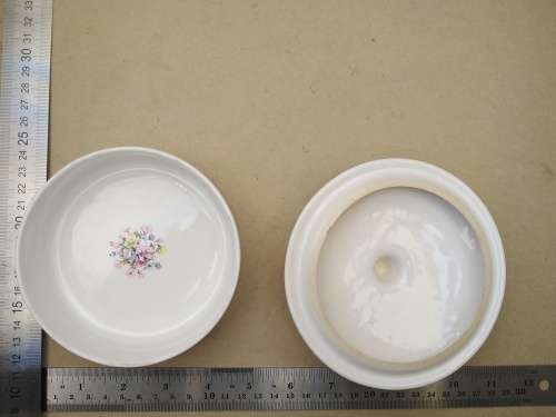 Vintage! A.G. Gillies - Bell Ware - South African Porcelain - Powder / Trinket Box