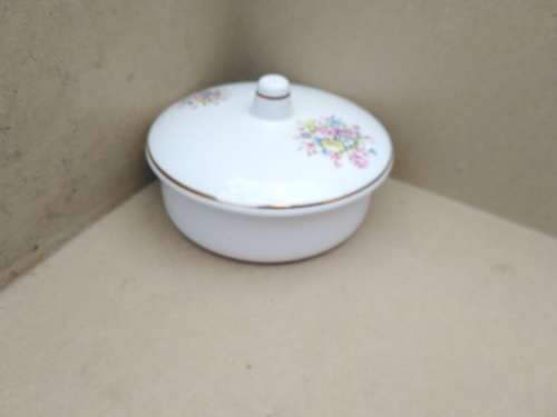 Vintage! A.G. Gillies - Bell Ware - South African Porcelain - Powder / Trinket Box