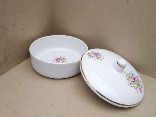 Vintage! A.G. Gillies - Bell Ware - South African Porcelain - Powder / Trinket Box