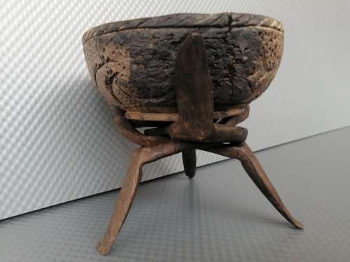 Africana! Hand Carved - Small - Interlocking Tripod Stand With Leaf Pattern Bowl