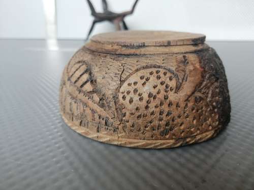 Africana! Hand Carved - Small - Interlocking Tripod Stand With Leaf Pattern Bowl
