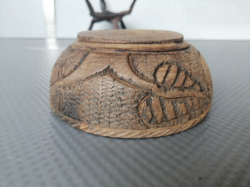 Africana! Hand Carved - Small - Interlocking Tripod Stand With Leaf Pattern Bowl