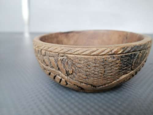 Africana! Hand Carved - Small - Interlocking Tripod Stand With Leaf Pattern Bowl