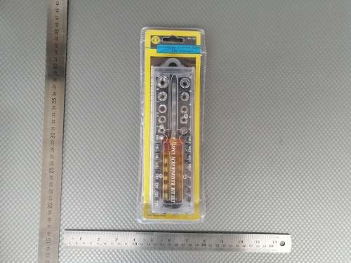 CRAZY R1 - Get Busy! 28 Piece Screwdriver Life Assistant  (Screwdriver and bits set)