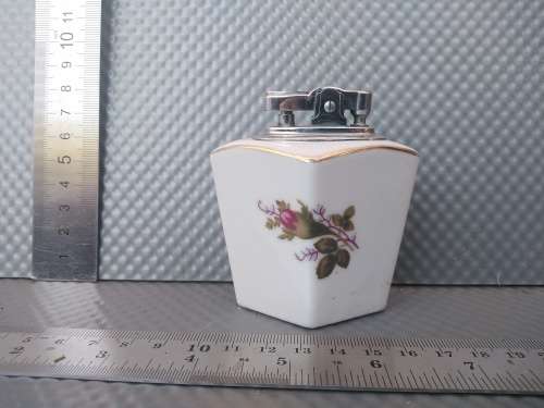Vintage! Rose Art Porcelain Table Top Cigarette Lighter Made In Japan