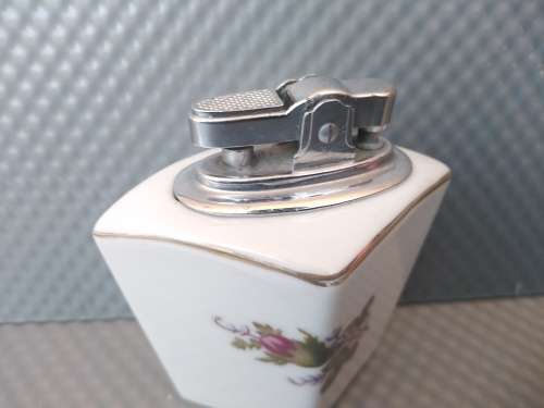 Vintage! Rose Art Porcelain Table Top Cigarette Lighter Made In Japan