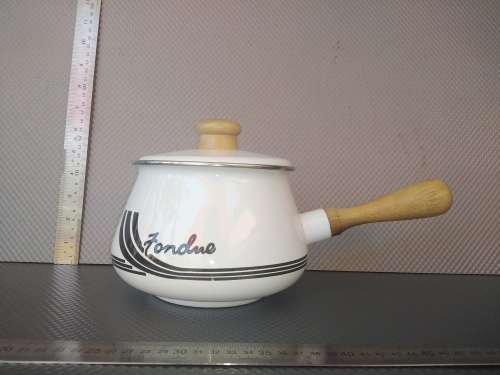 Vintage!  Wood Handle Enamel Fondue Pot.