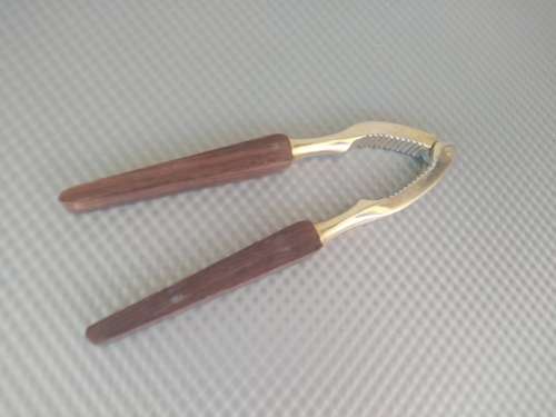 Vintage! Retro Wood Handle Nut Cracker