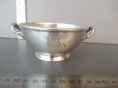 Vintage! Sheffield England - Gladwin Ltd  - Embassy Silver Plated - 2 handled bowl - SA Coat of Arms