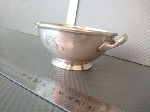 Vintage! Sheffield England - Gladwin Ltd  - Embassy Silver Plated - 2 handled bowl - SA Coat of Arms