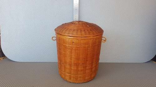 Vintage ! Woven Wicker /Rattan Basket With Lid