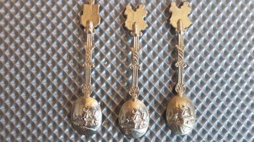 Vintage! Silver Plated Souvenir Spoons With Holder.
