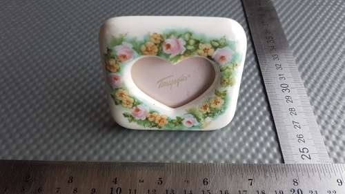 Vintage! Taiwan - Terragrafics - Floral Heart - Ceramic Photo Frame