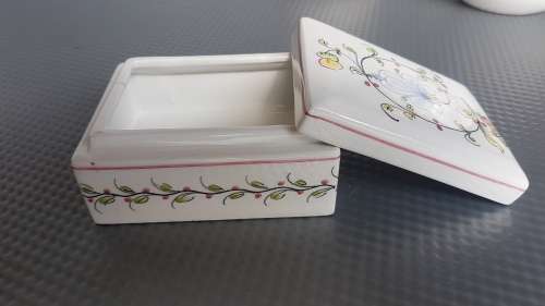 Vintage! Portugal - Anfora Agueda - Hand Painted - 9 Piece Bathroom Vanity Set