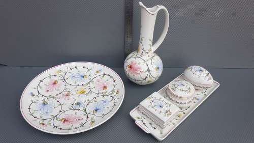 Vintage! Portugal - Anfora Agueda - Hand Painted - 9 Piece Bathroom Vanity Set